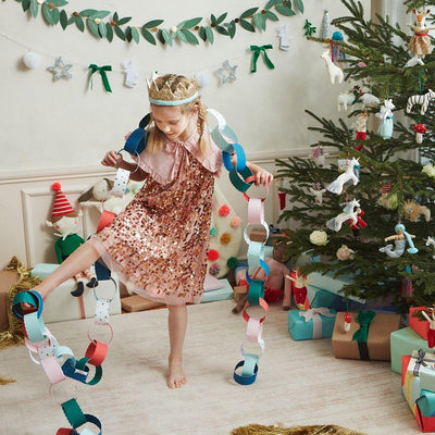 Scalloped Paper Chains 3.7m