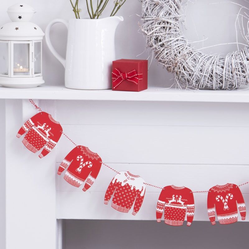 FESTIVE JUMPER WOODEN BUNTING