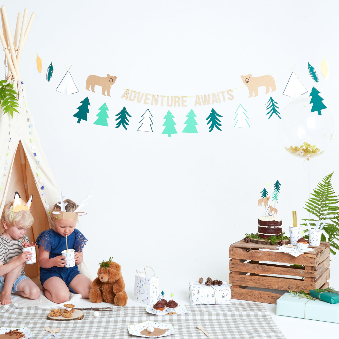 Let's Explore! Garland - Ralph and Luna Party Shop