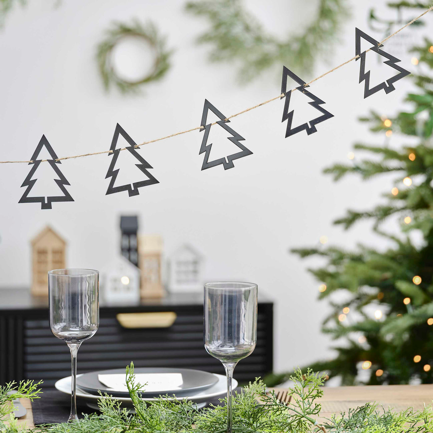 Black Wooden Tree Christmas Bunting